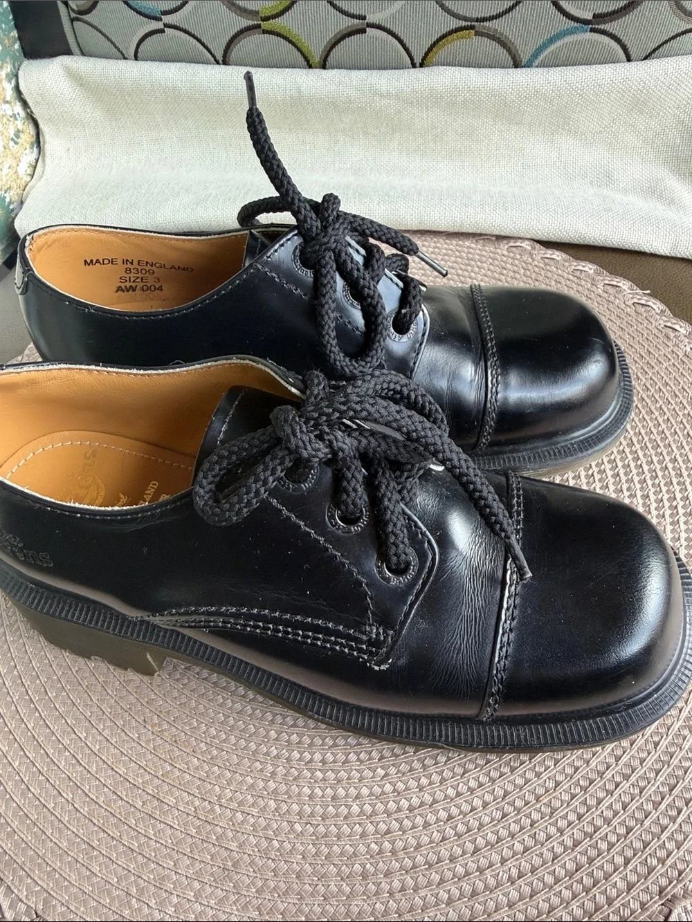 Dr. Martens Kids Black Leather Lace-Up Dress Shoes Size 3